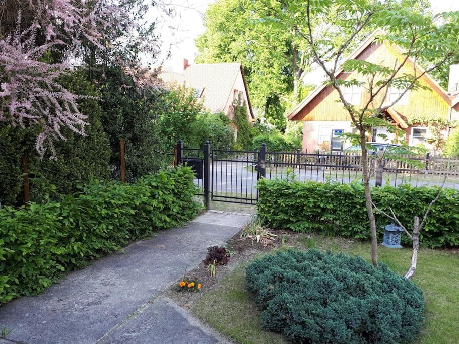 Auftanken Im Gruenen _ Just4You_B.Berlin Neuenhagen bei Berlin Buitenkant foto